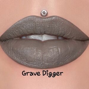 Jeffree Star Grave Digger Velvet Trap Lipstick